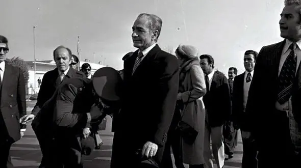 اعدام ژنرال‌ها تنها یک عمل انتقام‌جویانه است / شاه از یک توطئه‌ی ربوده شدن نجات یافت