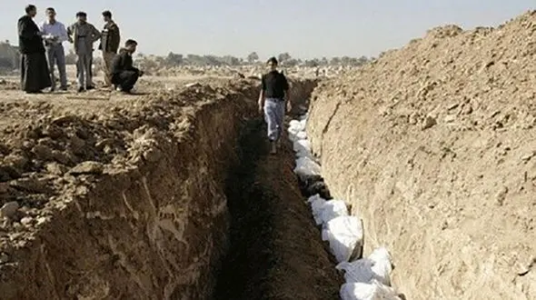 ببینید/  ویدیویی هولناک از دفن قربانیان زلزله در سوریه در گورهای دسته جمعی! + فیلم تلخ