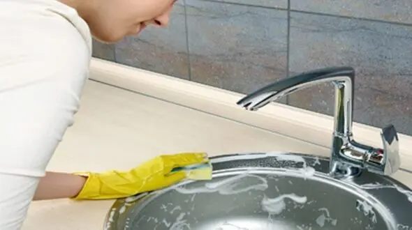 مقابله با بوی بد چاه آشپزخانه با روش های خانگی