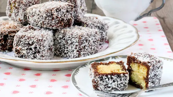 دسر  لامینگتون با پودر نارگیل+دستور تهیه