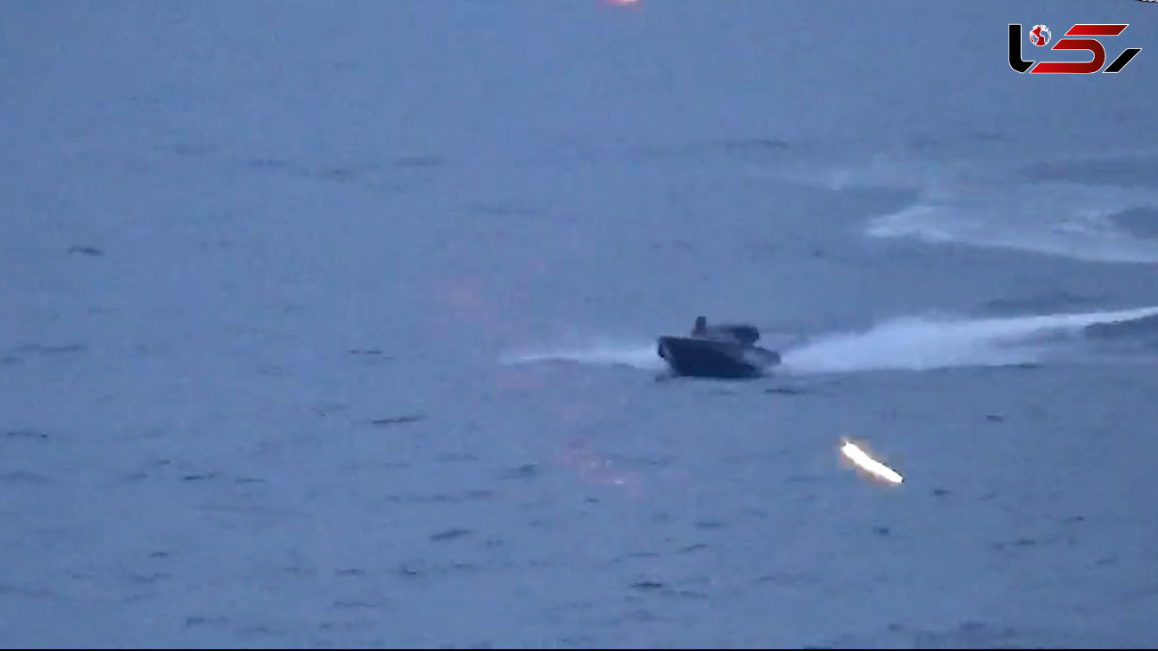 فیلم لحظه حمله پهپادی به کشتی روسی