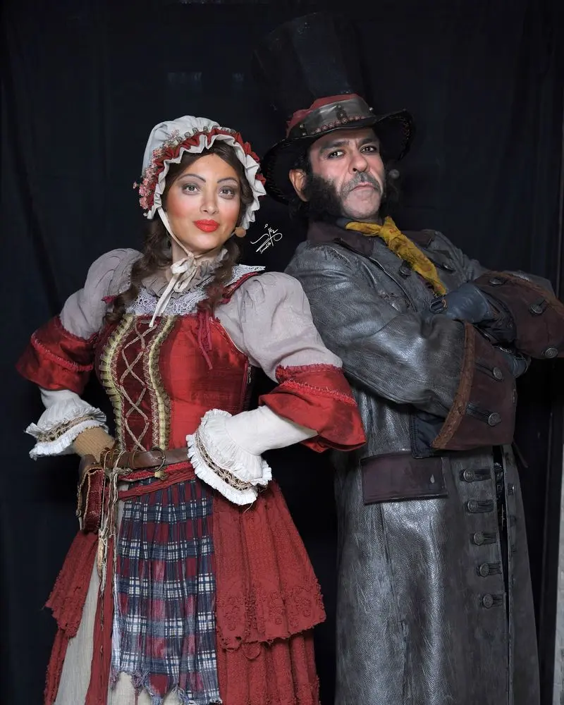 بهنوش طباطبایی و علیرضا قربانی در پشت صحنه نمایش اولیور توئیست