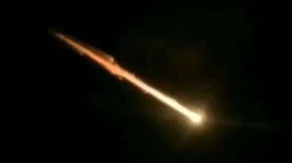 شهاب سنگ در آسمان اندونزی + فیلم