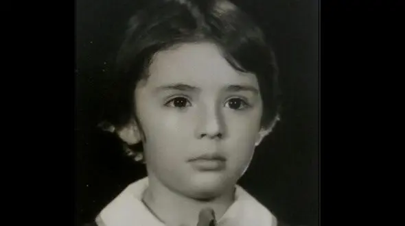 این دختربچه 7 ساله  زیبا حالا سوپراستار سینمای ایران است! / حدس بزنید!