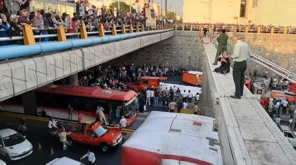 عکس لحظه خودکشی دختر تهرانی از روی پل در اتوبان امام علی +جزئیات