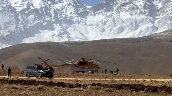 هواپیما 30 متر پایین تر از قله در پرواز بود / آرم شرکت آسمان را دیدیم 