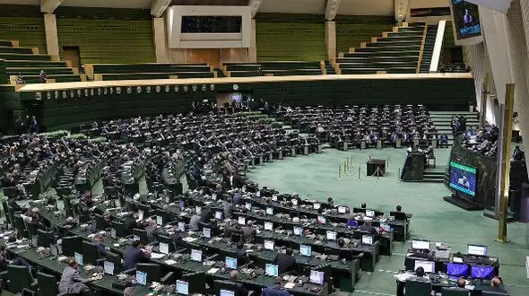 بررسی زیان‌های خروج از NPT / سومین مصوبه بحث‌برانگیز مجلس