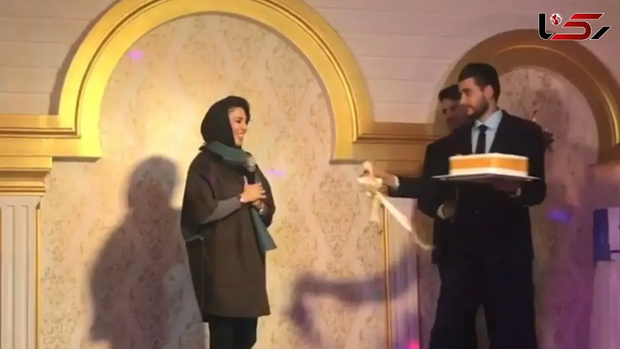 غافلگیر شدن لیلا بلوکات  هنگام جمع آوری کمک به زلزله زدگان توسط علی ضیا + فیلم و عکس
