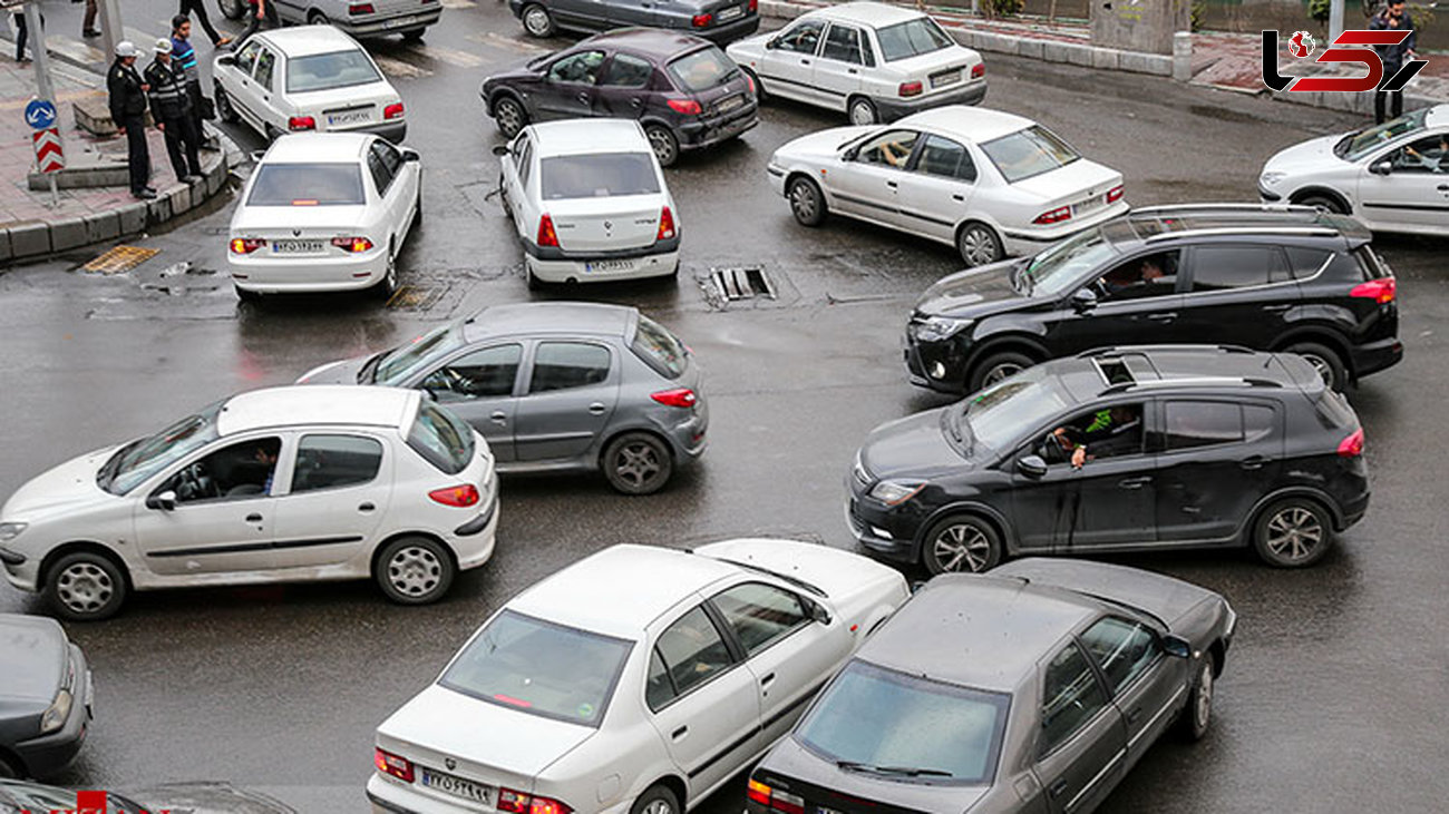 ترافیک سنگین در محورهای چالوس و هراز / ترافیک نیمه سنگین در آزادراه قزوین-کرج