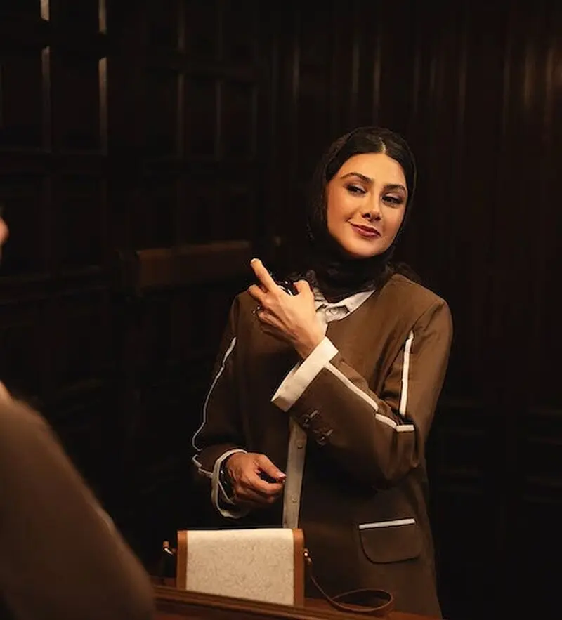 آزاده صمدی در تبلیغ عطر