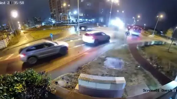 فیلم پرواز باورنکردنی یک مرسدس بنز در اورادیا