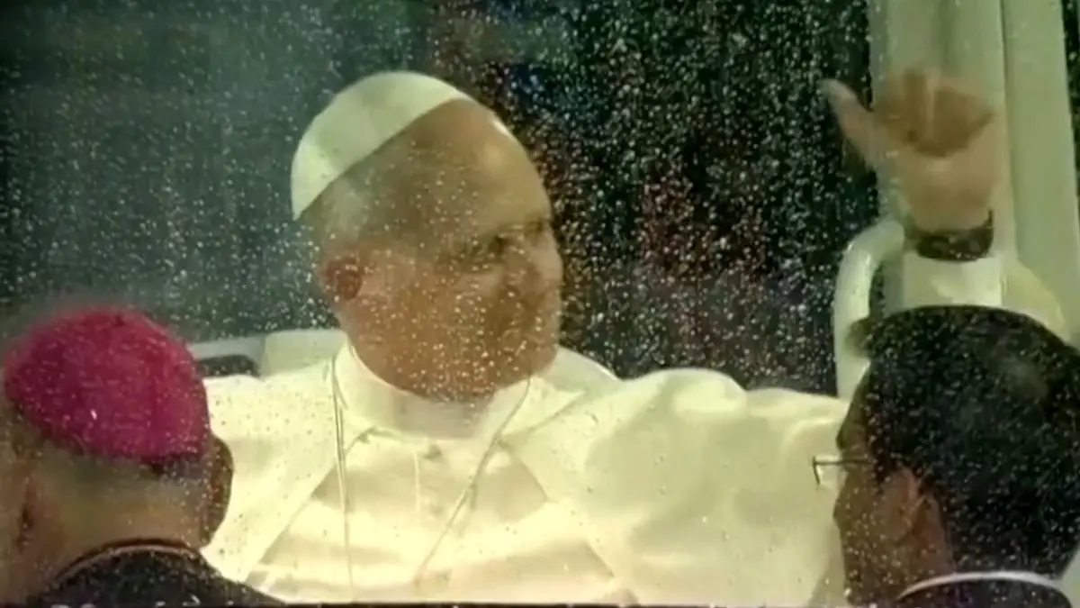 فیلم استقبال باشکوه از پاپ لئو با رقص و طبل در بیروت