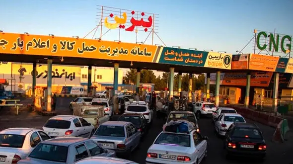 اتفاق عجیب در برخی پمپ بنزین ها ! / کارت های سوخت آزاد از رده خارج شدند ؟! رئیسی فرد: طرح پایلوتی در دو شهر در حال اجرا است!