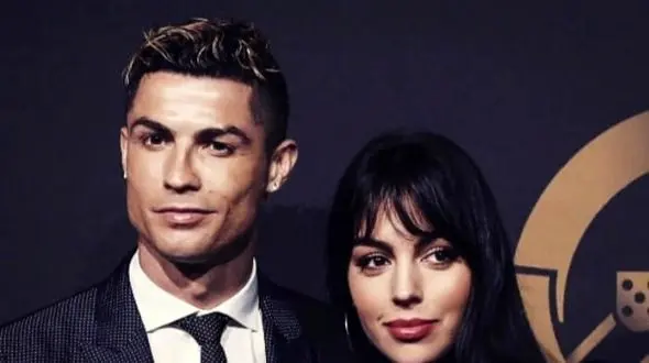 زیباترین تفریح جورجینا و رونالدو در طول مدت اقامت در عربستان/ هم فالِ هم تماشا+عکس