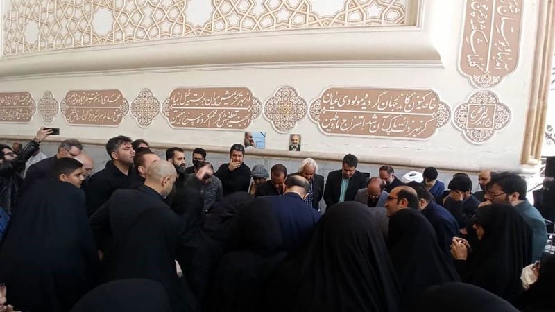 پیکر زنده یاد عماد افروغ تشییع و در حرم امام خمینی (ره) آرام گرفت