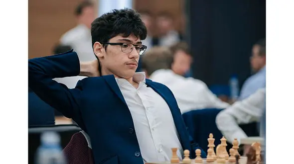 فدراسیون شطرنج به نابغه: تختی باش و برگرد! 