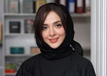 استایل بحث برانگیز المیرا دهقانی با شلوارک و لگ!/ این دیگر چه ترکیب عجیبی بود خانم؟!!!