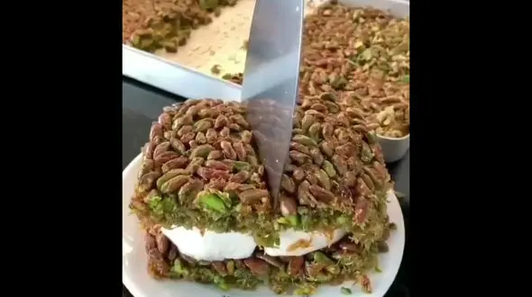 کیک پسته ای با پنیر + فیلم 