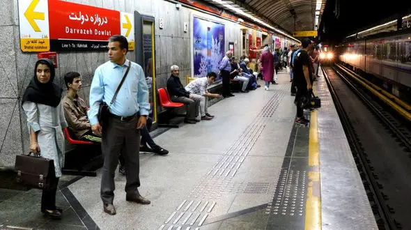 یک مرد ایستگاه دروازه دولت مترو را به هم ریخت !+ جزییات خبر