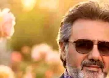 دانلود آهنگ باشکوه معین و مهستی به نام مادر / ماه دارم تو خونم .. کنج دلم نوشته مادر چشماتو عشقه..