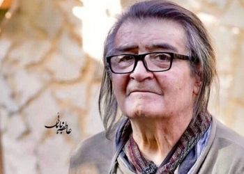 فیلم تلخ از رضا رویگری : خیلی تنهام .. /  تنها مونس من این عروسک موش است ... / باهاش حرف میزنم ...باهاش درددل میکنم ...