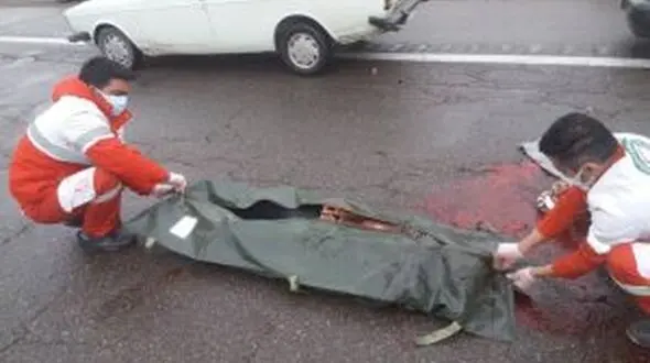 تصادف پژو پارس با عابر پیاده در شهرک ناز 