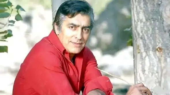 فیلم آواز اصیل /  محمدعلی فریدن با اشک آهنگ دیشب تو رو تو خواب دیدمو برای زنش خوند