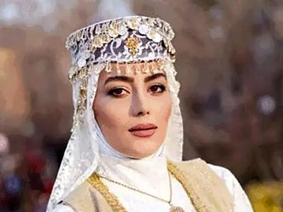 فیلم هدیه بازوند بازیگر نون خ : عشقی ندارم و ازدواج نکردم سختگیرم  / قد بلند و ماشین لوکس نمی خوام / اما  وفادار ....