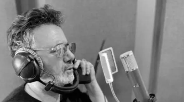 دانلود آواز باشکوه  معین  / آهنگ حق دارم بهت وابسته شم  + کیفیت اصلی 