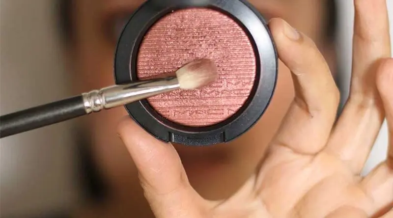 blush-as-eye-shadow