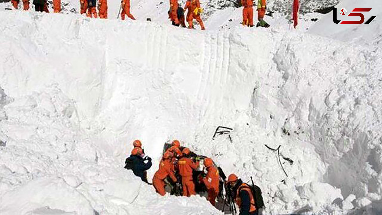 بانوی کوهنورد زیر بهمن کوه کرکس ناپدید شد / عملیات هنوز ادامه دارد