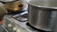 فیلم خلاقیت خنده‌دار مادر ایرانی برای لاغری با کنترل تلویزیون /  حماسه ای که  پزشکان تغذیه را مبهوت کرد !