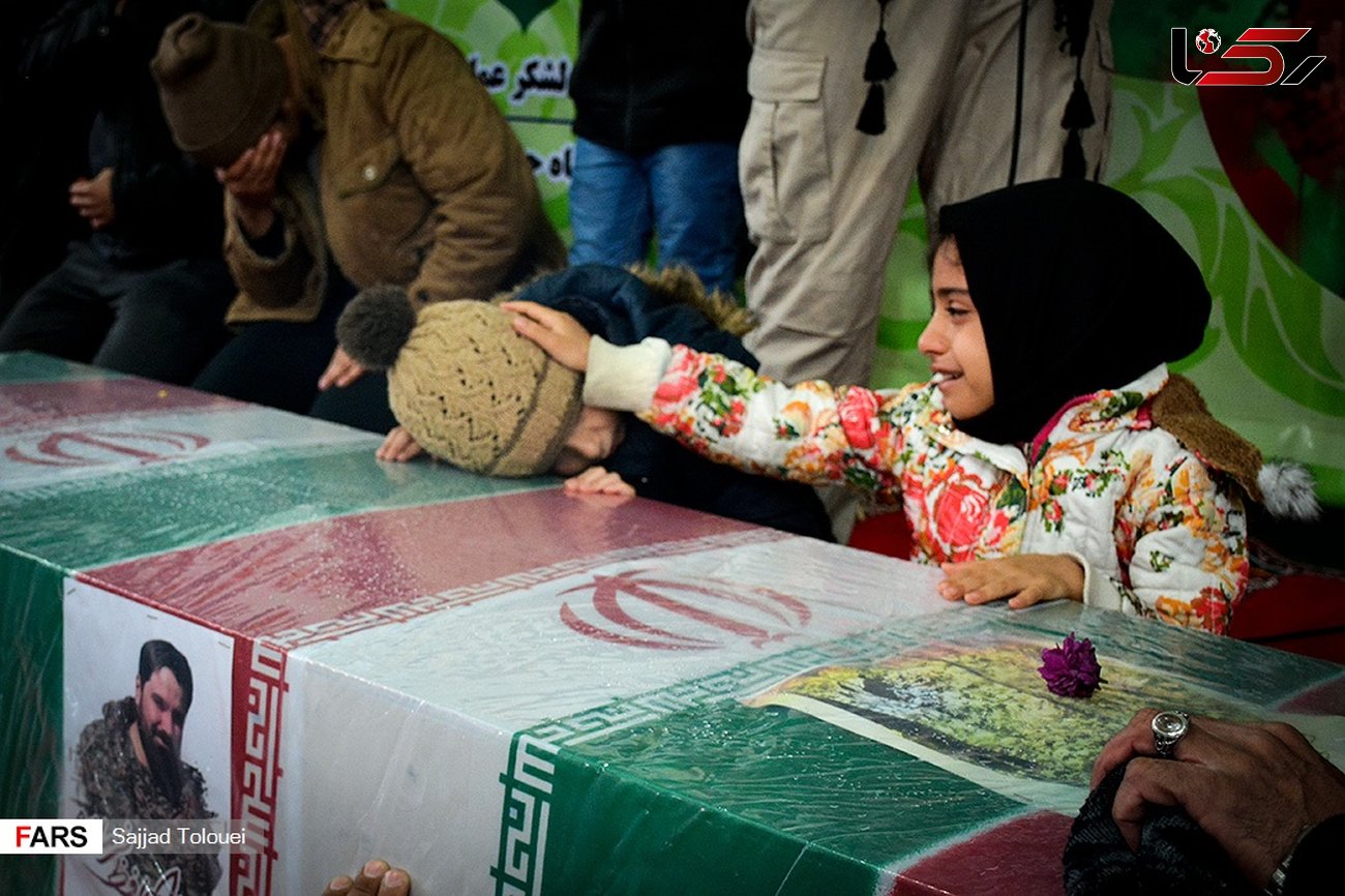 تشییع پیکر شهیدی که در اعتراضات به شهادت رسید+ تصاویر
