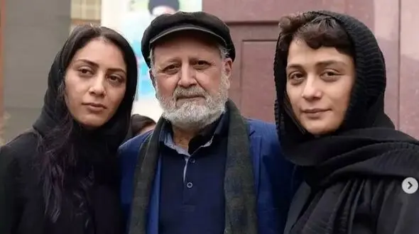 عکس ها / ضجه های مونا و مارال فرجاد  در ختم مادرشان با حضور خانم بازیگران گریاناز ژاله صامتی تا ستاره اسکندری و شبنم مقدمی از شقایق دهقان تا شبنم قلی خانی و گلاب آدینه و لیلا بلوکات 
