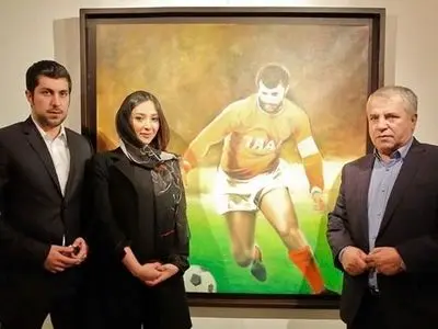 فیلم / تیپ و استایل جذاب آناهیتا درگاهی، عروس سابق علی پروین و اشکان خطیبی در اکران طهران 57 / کت و شلوار ست با روسری همرنگ با بلوز/ یک وت‌فیت تمیز، متعادل و چشم‌گیر