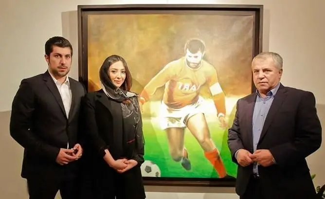 تیپ و استایل جذاب آناهیتا درگاهی، عروس سابق علی پروین و اشکان خطیبی در اکران طهران 57 / کت و شلوار ست با روسری همرنگ با بلوز/ یک وت‌فیت تمیز، متعادل و چشم‌گیر