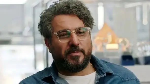 محسن کیایی بازیگر پیشکسوت را له کرد! + استوری کوبنده