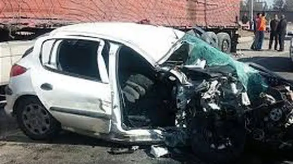 برخورد پژو۲۰۶ با مسافرین کنار جاده حادثه افرید
