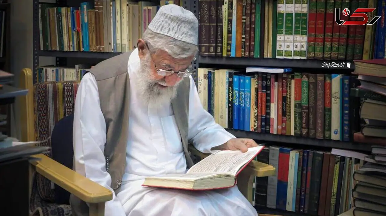 مروری بر ۴۰ کتاب تقریظی رهبر شهید انقلاب 