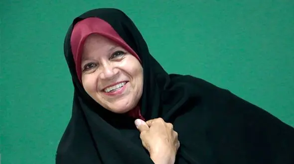 نگاهی بر دکوراسیون پر از عتیقه جات خانه فائزه هاشمی رفسنجانی / گنجینه های شرقی از چراغ جادوی طلایی تا نماد فنگ شویی روی میز کنسول +عکس و فیلم