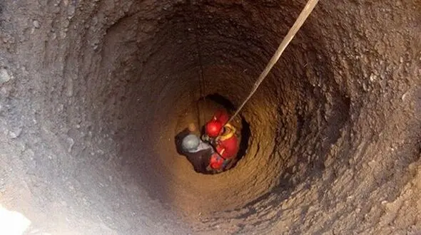 نجات ۲ کارگر از چاه در شهرک صنعتی سجزی؛ یک نفر جان باخت