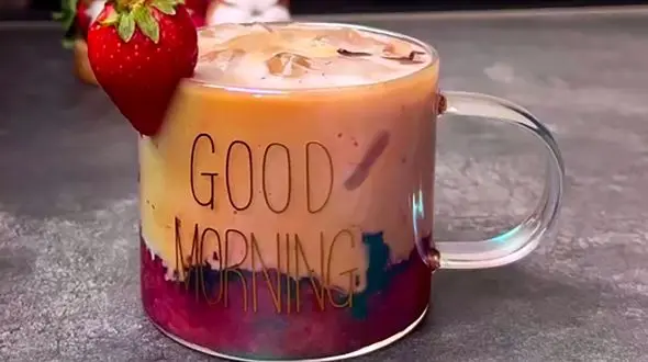 لاته توت فرنگی شکلاتی را به راحتی درست کنید + فیلم