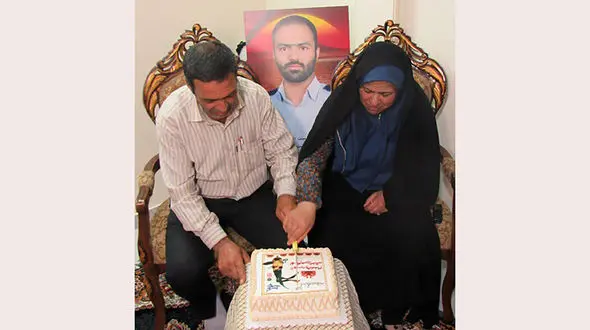  قلب آتش نشان فداکار پلاسکو هنوز می تپد / یادبود زیبا برای بهنام میرزاخانی + عکس