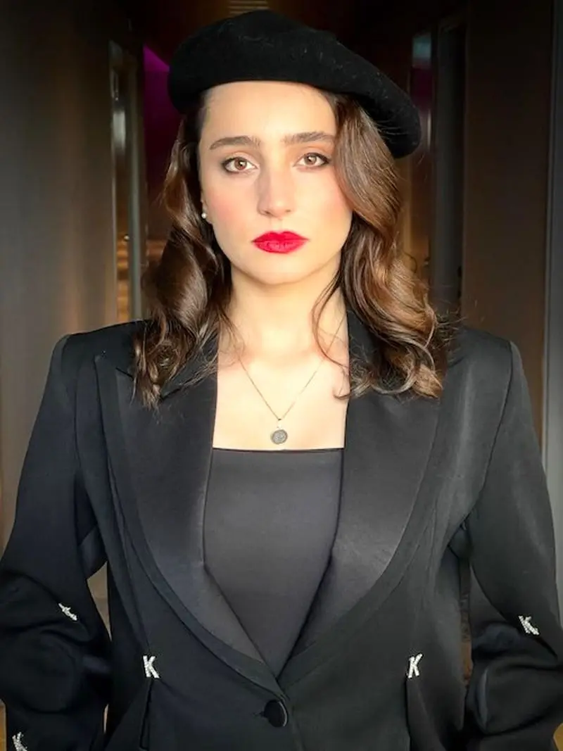 سها نیاستی