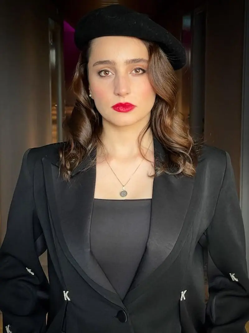 سها نیاستی