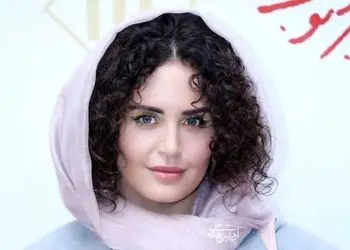 ترکیب اصالت و اشرافی گری در دکوراسیون منزل دوبلکس و اتاق خواب شاهانه الناز شاکردوست/ کتابخونه پر، مبلمان سلطنتی، فرش ایرانی،لوستر بلوری اعیانی و...