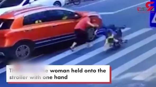 برخورد خودروی شاسی بلند با کالسکه بچه + فیلم