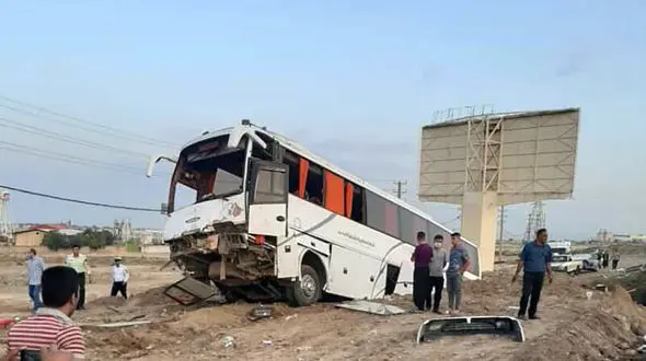 واژگونی مرگبار اتوبوس مسافربری در دامغان / 3 بامداد رخ داد