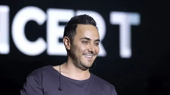 دانلود آهنگ باشکوه ناصر زینعلی / قید خوبارو برام زدی پا به پاهای من اومدی