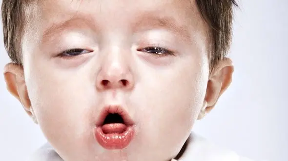 9 نسخه ای که پزشکان برای گلودرد مثل مادربزرگ ها  می پیچند